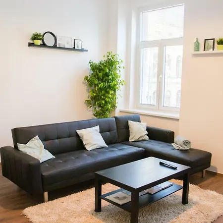 Apartman Slany * 斯安尼