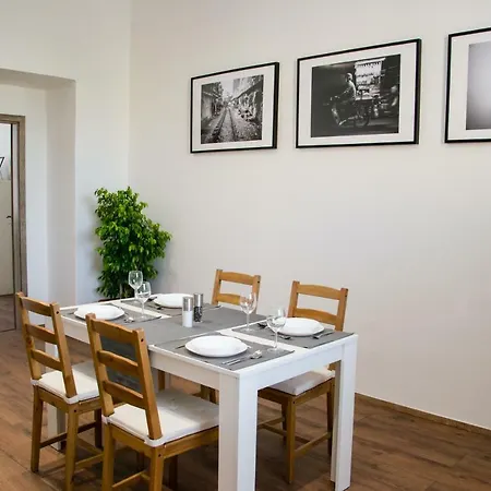 Apartman Slany * 斯安尼